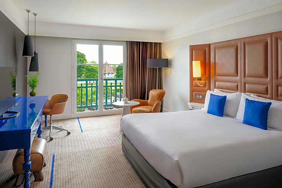 Renaissance Paris Hippodrome de St. Cloud Hotel