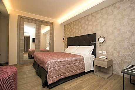 Deluxe Double or Twin Room with Balcony