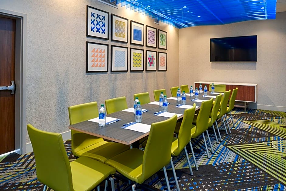 Holiday Inn Express and Suites Elko By IHG
