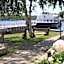 Boathouse Country Inn