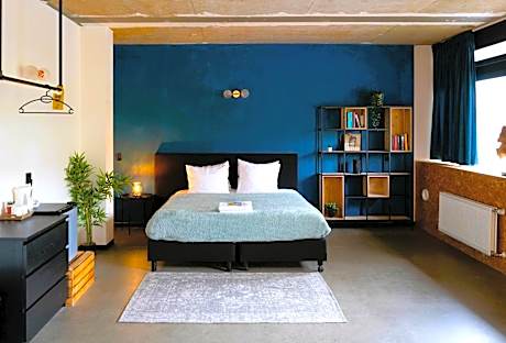 Urban Hotel The Golden Stork