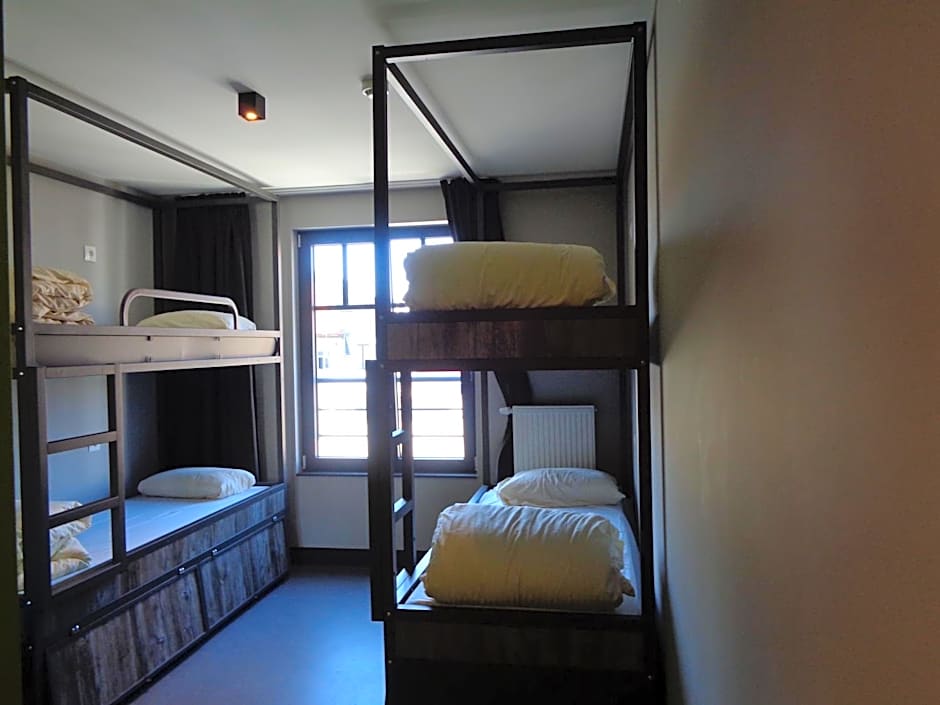 Brxxl 5 City Centre Hostel