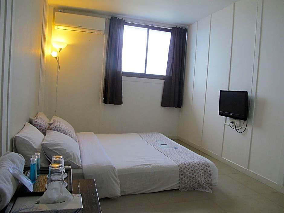 Baan Sattahip by the sea