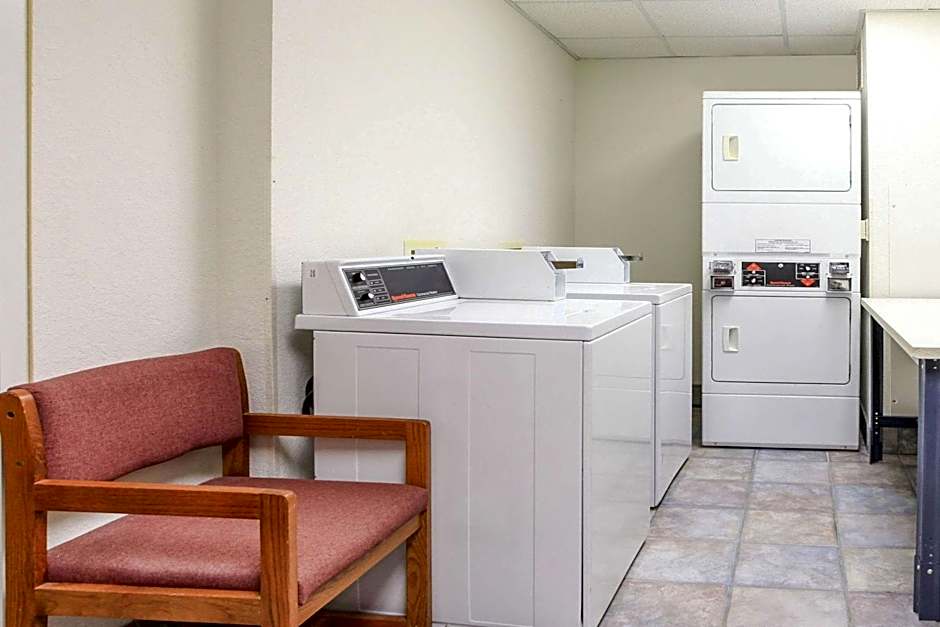 Super 8 by Wyndham Sault Ste. Marie