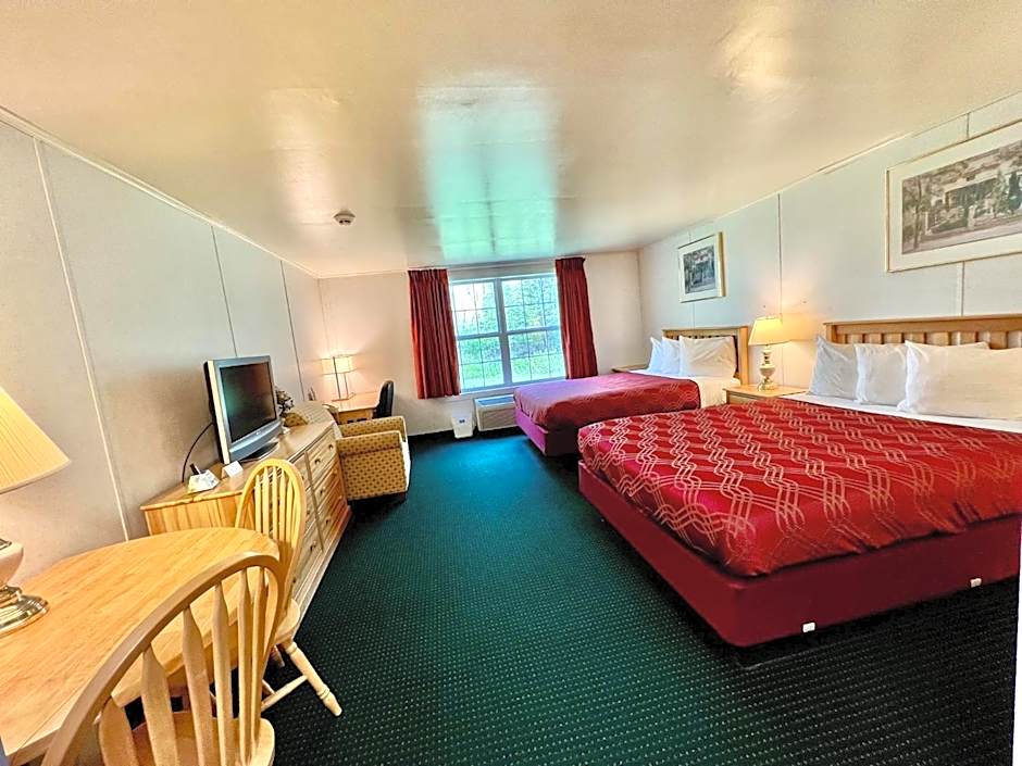 Rodeway Inn & Suites Brunswick near Hwy 1