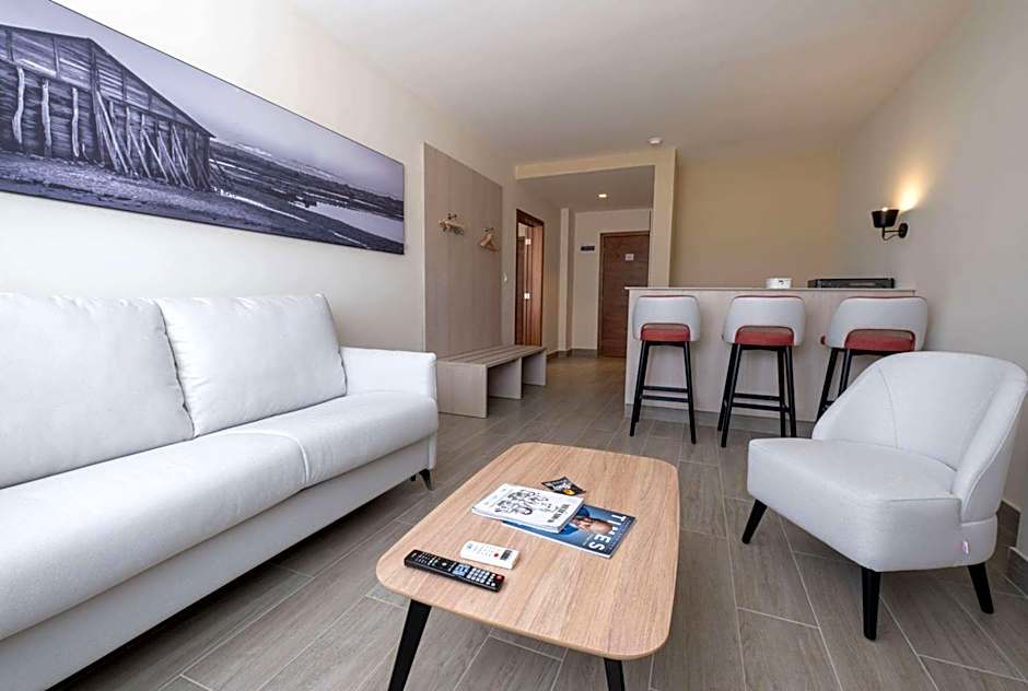 Super 8 by Wyndham Manzanillo