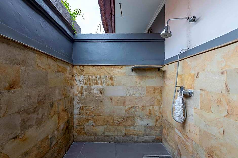 Villa Rosa - Spacious Oasis with Private Pool, close to Beach & Dining