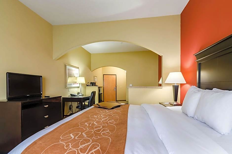 Comfort Suites Salina South