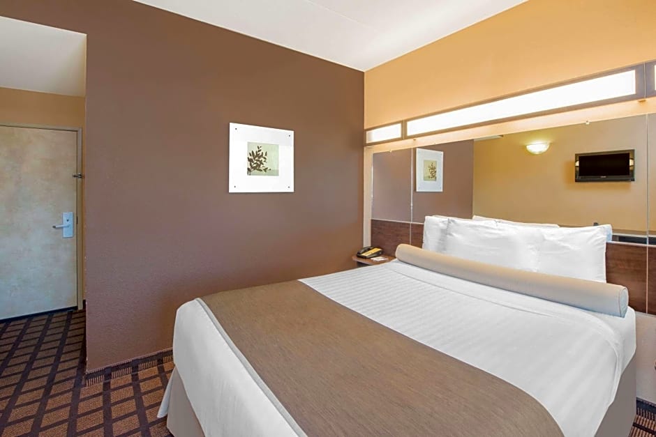 Microtel Inn & Suites Quincy by Wyndham