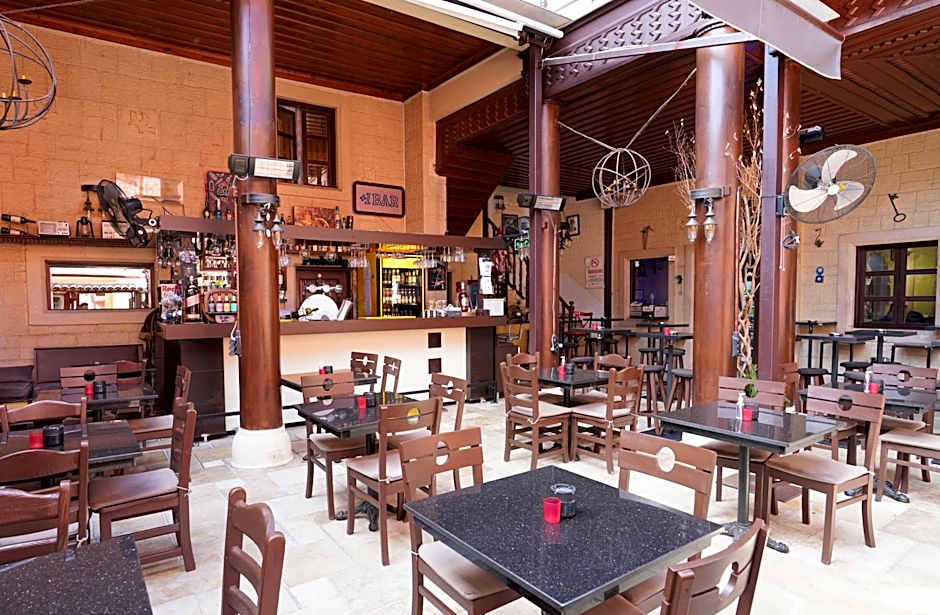 Cicerone Lodge Hotel