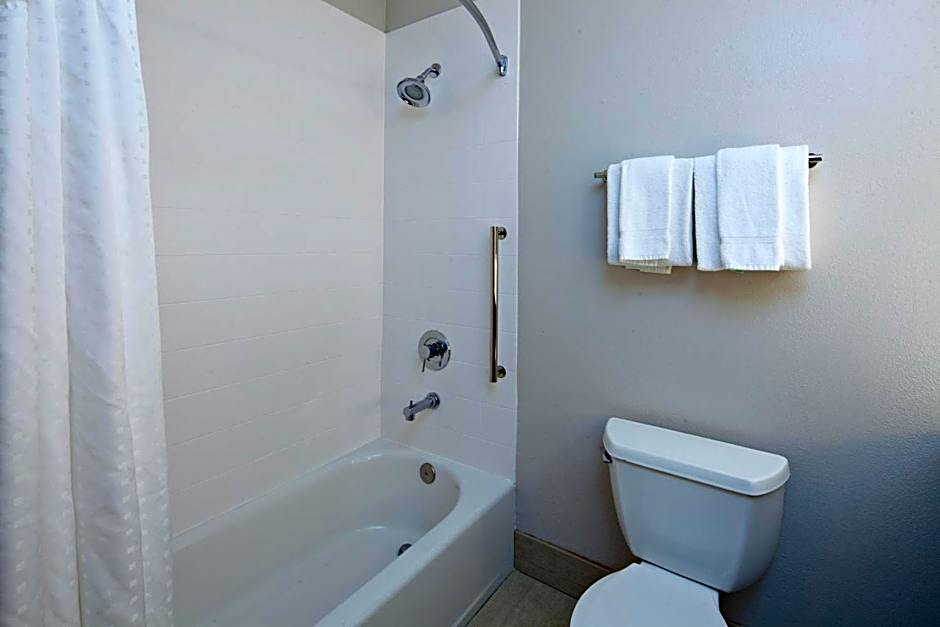 Holiday Inn Express & Suites Rancho Mirage By IHG