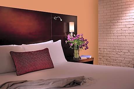 Deluxe Queen Room with Two Queen Beds