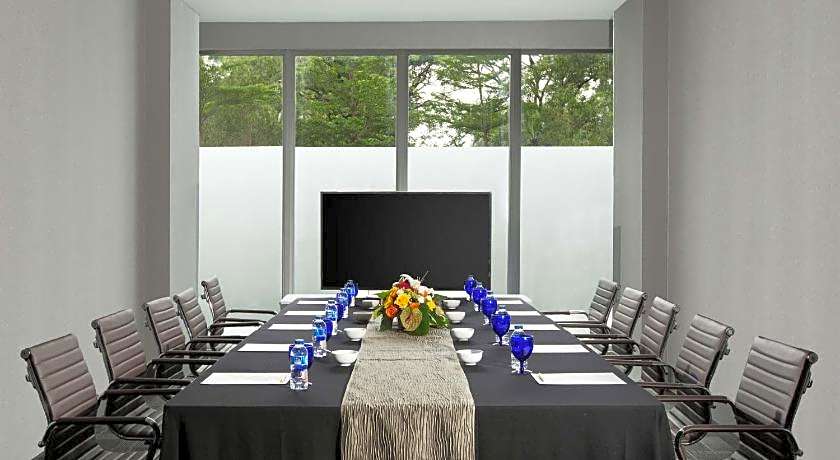 Delonix Hotel Karawang