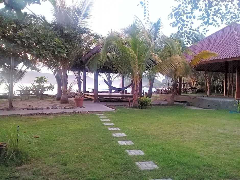 Castaway Surf Retreat