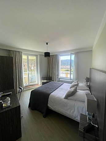 Deluxe Double Room with Balcony & lake view