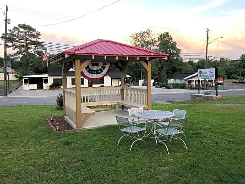 Ellijay Inn - Downtown Ellijay