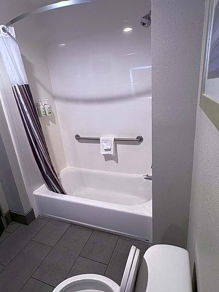 La Quinta Inn & Suites by Wyndham Opelika / Auburn