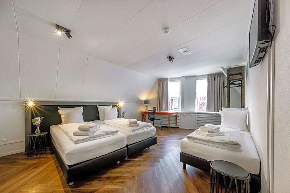Photo 1 of 4 of Triple Room