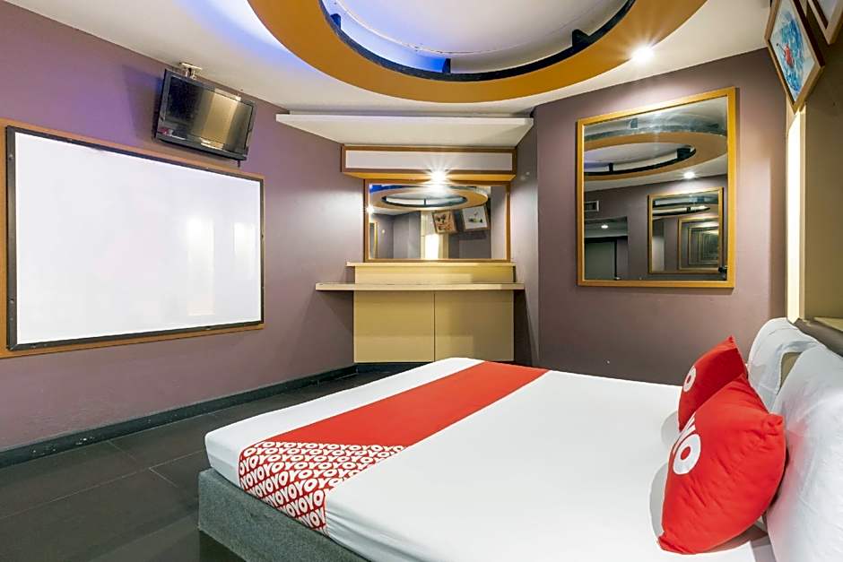 OYO 75382 Chonburi Hotel