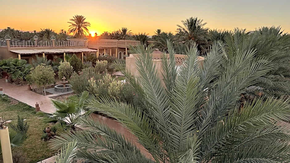 Oasis Tilogui-Luxury Hotel Restaurant and Desert Excursions In Zagora
