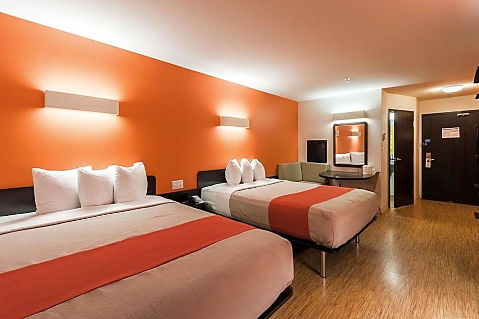 Motel 6-Moosomin, SK