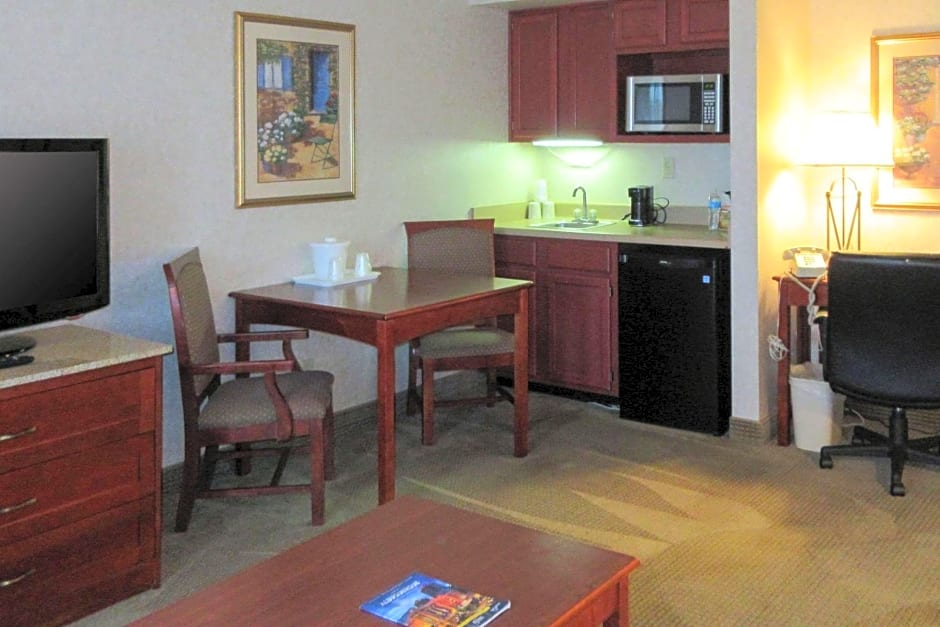 Quality Inn & Suites Albuquerque Downtown - University