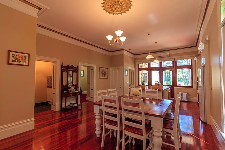 The Oaks Lilydale Accommodation