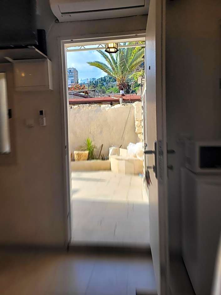 Maya Guest House - German Colony & Baháí Gardens, Haifa