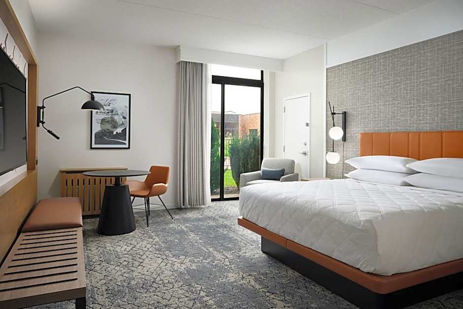 Sheraton Grand Rapids Airport Hotel