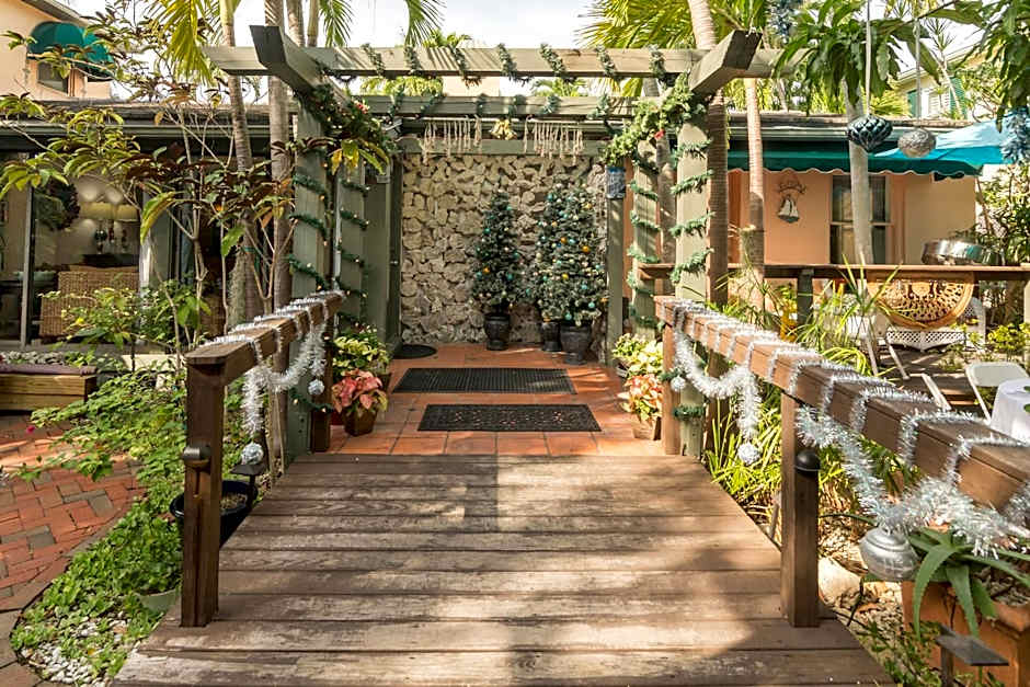 Suite Dreams Inn by the Beach