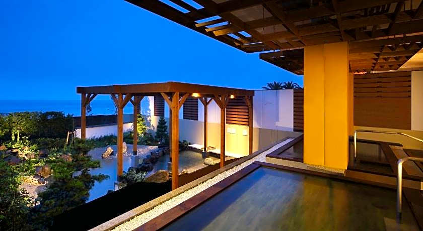 Kamogawa Grand Hotel