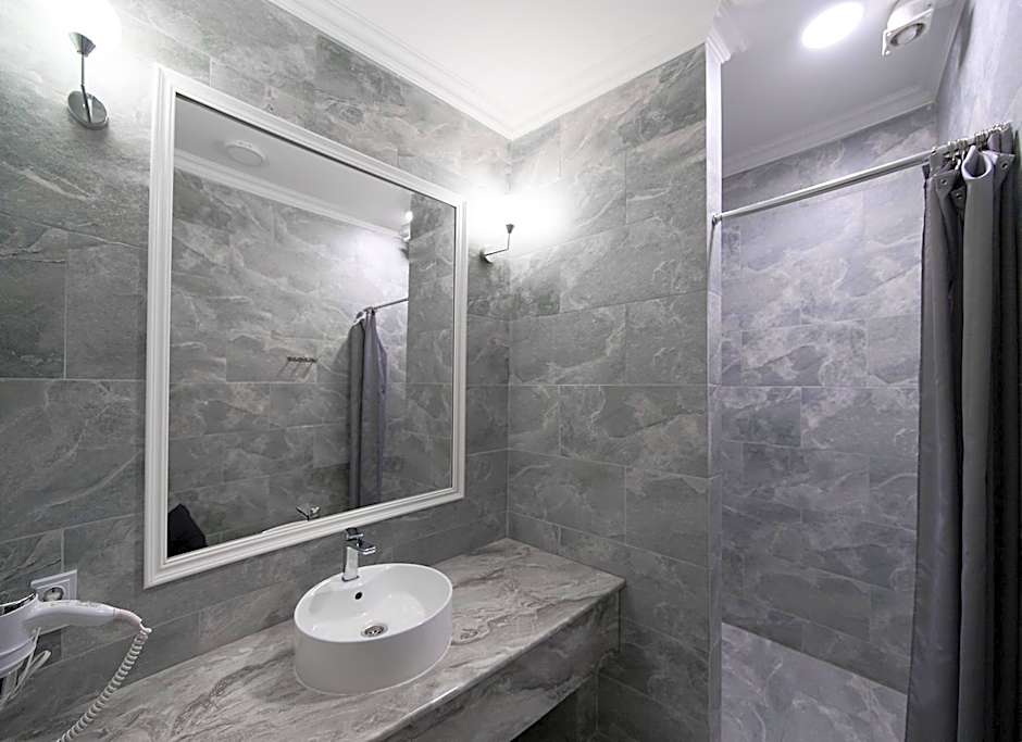 HELLO INN budget hotel