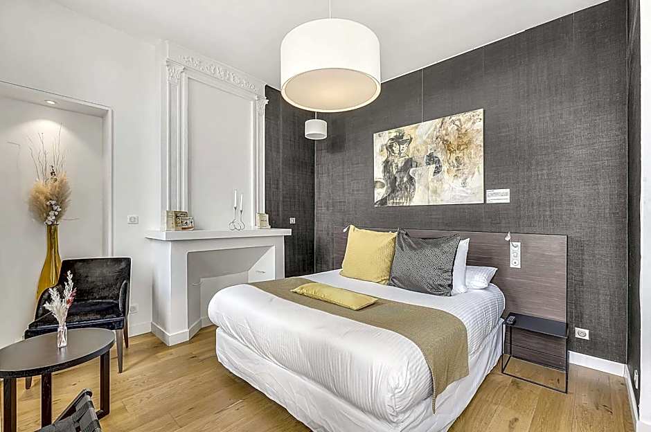 Le Domaine de Montjoie  BW Premier Collection