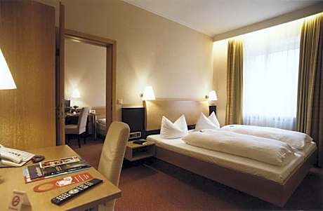 Standard Family Room (2 Adults + 2 Children)
