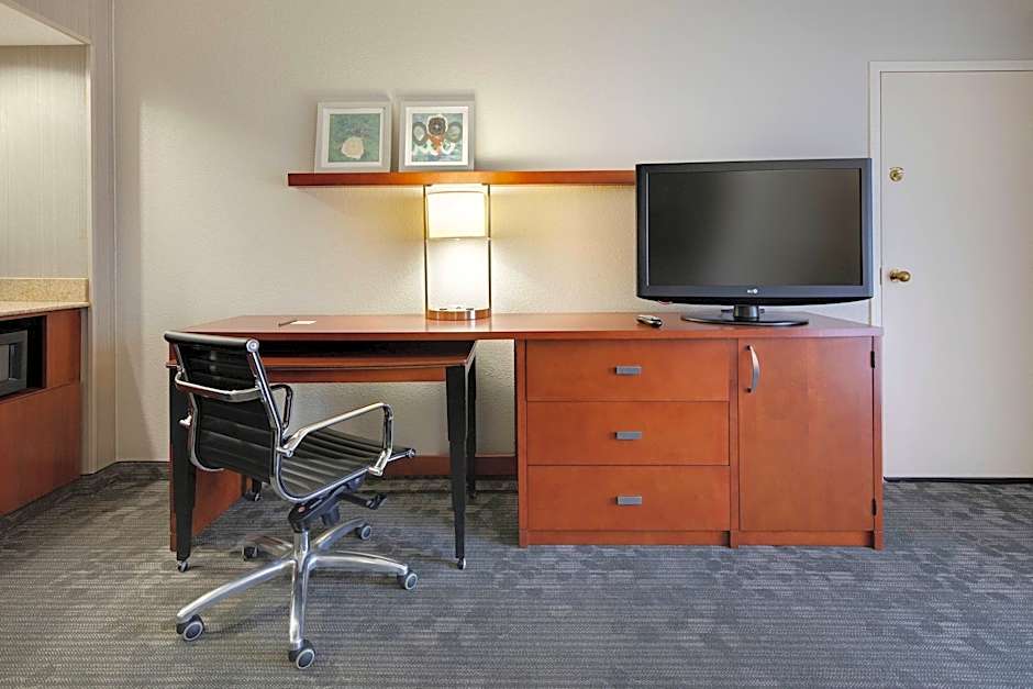 Courtyard by Marriott Atlanta Windy Hill/Ballpark