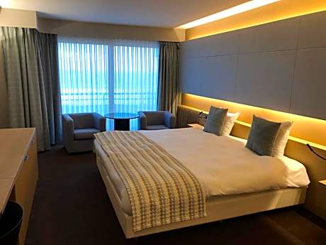 Family Room with Sea View - Pet Free Room