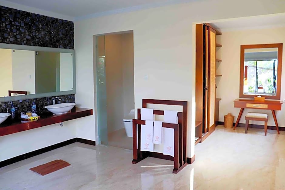 The Grand Villandra Resort Lovina