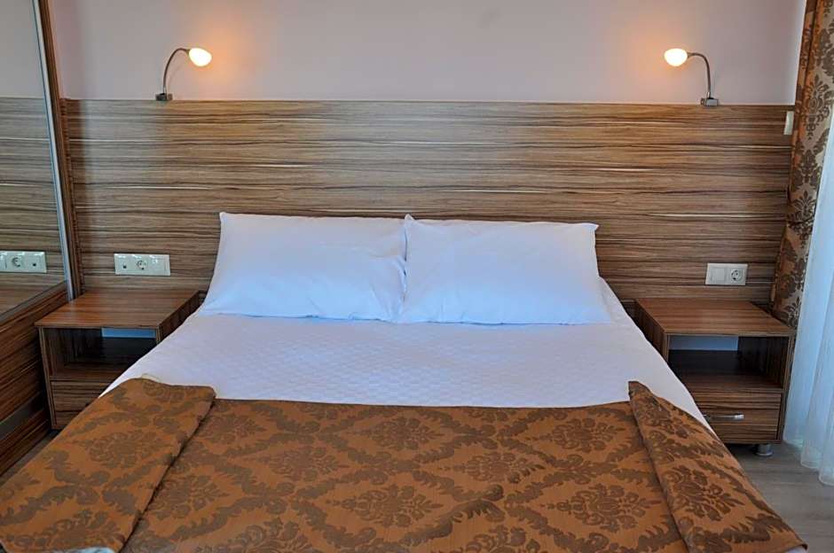 Photo 1 of 20 of Suite, Sea View