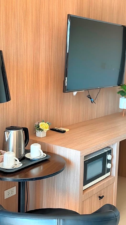 Home Place  Lopburi Hotel