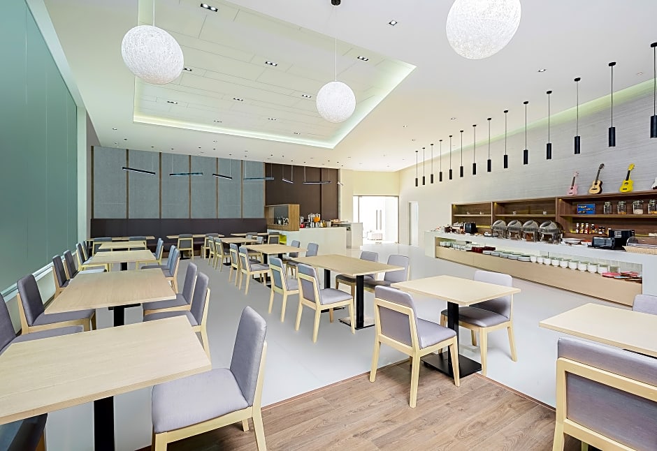 Somerset Harbourview Sri Racha