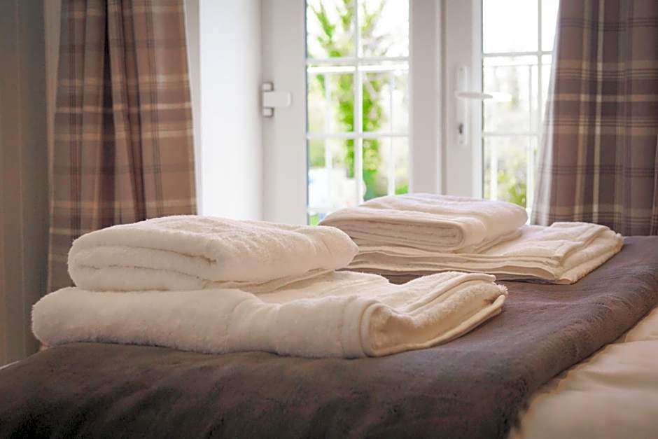 Lemon Tree Rooms - Newly Refurbished Coastal Stay