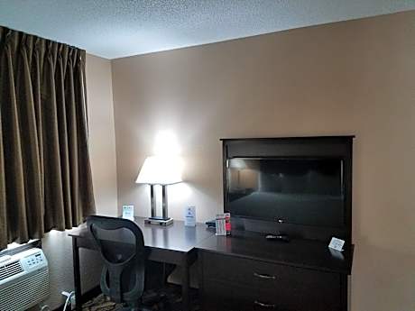 One King Bed Kitchenette Suite Non-Smoking