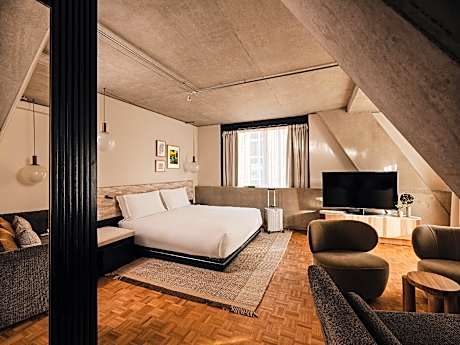 Junior Suite with Balcony