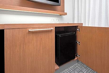 Room, 1 King Bed (Mobility Accessible, Tub) (1 King Bed)