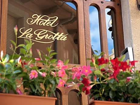 La Grotta Hotel