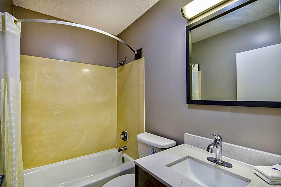 Motel 6 Jeffersonville, IN