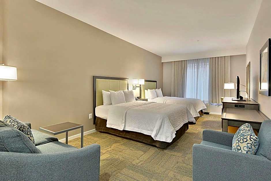 Hampton Inn By Hilton Alexandria-Old Town/King St. Metro