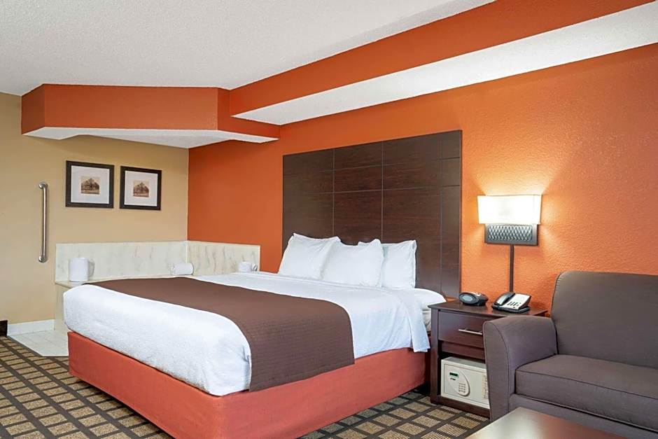 Photo 1 of 4 of Deluxe 1 King Bed Suite