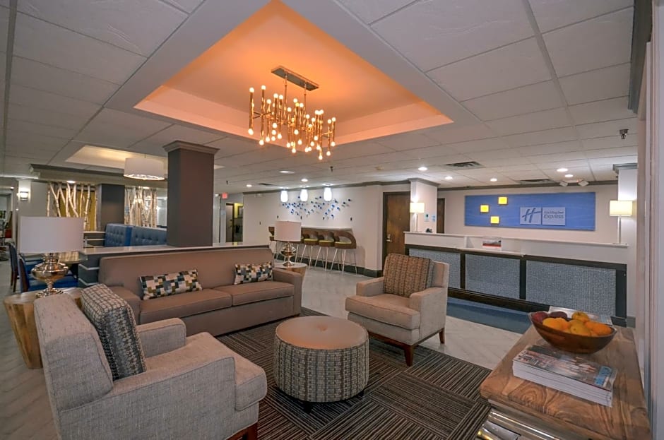 Holiday Inn Express & Suites Fayetteville University of Arkansas Area