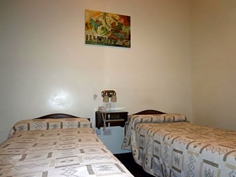 Quintuple Room